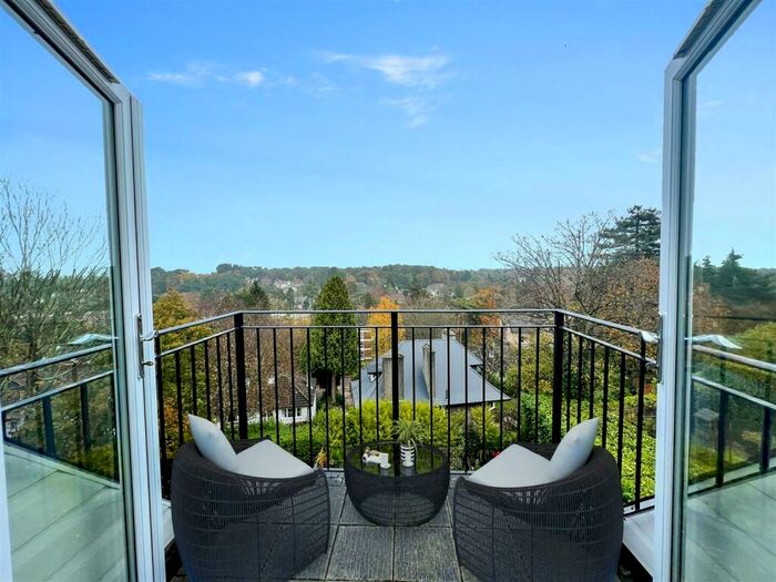 2 Bedroom Flat To Rent In Westbourne, Bournemouth, Dorset, BH4