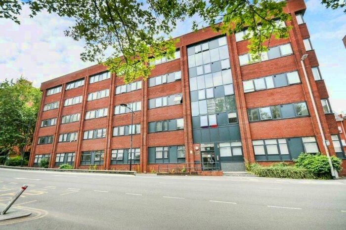 2 Bedroom Apartment To Rent In Electra House, SN1