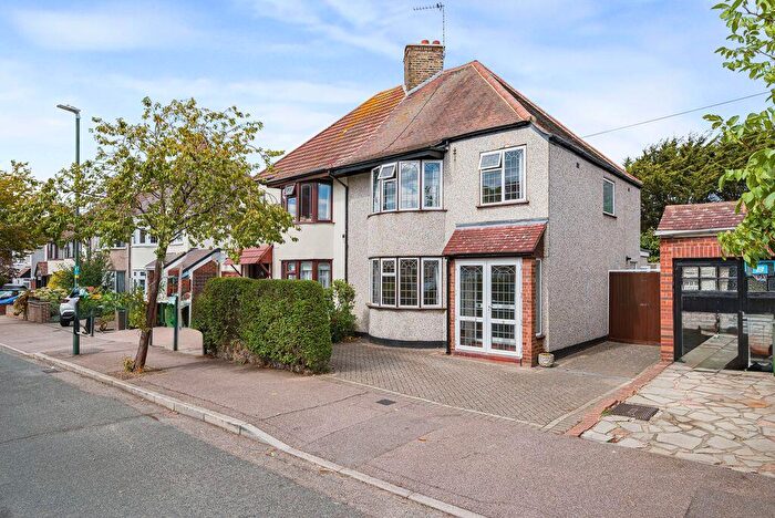3 Bedroom Semi-Detached House For Sale In Marlborough Road, Bexleyheath, DA7