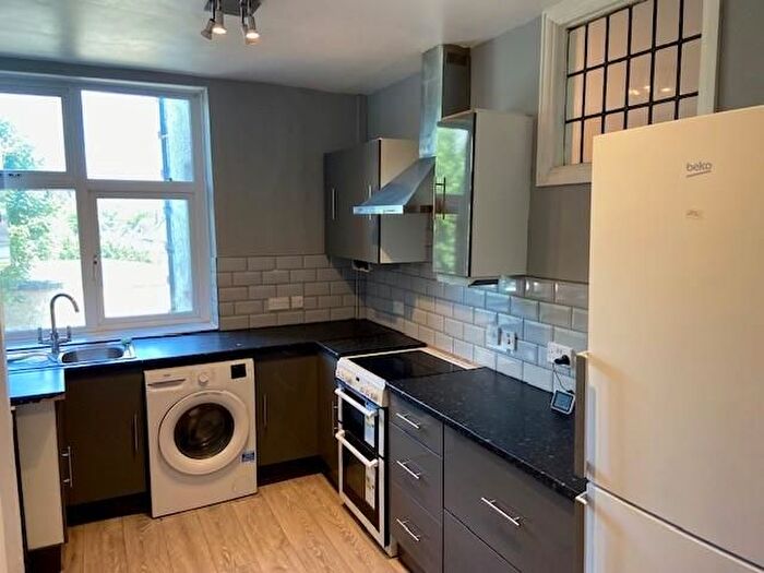 2 Bedroom Flat To Rent In The Grangeway, Winchmore Hill, N21