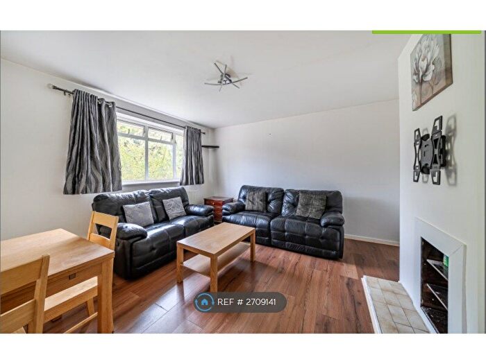 2 Bedroom Maisonette To Rent In Whitby Road, Ruislip, HA4