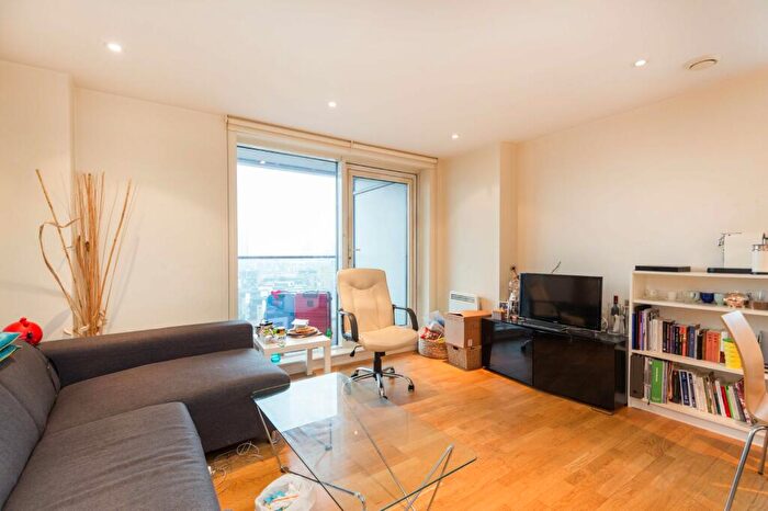 2 Bedroom Apartment To Rent In Prestons Road, London, E14