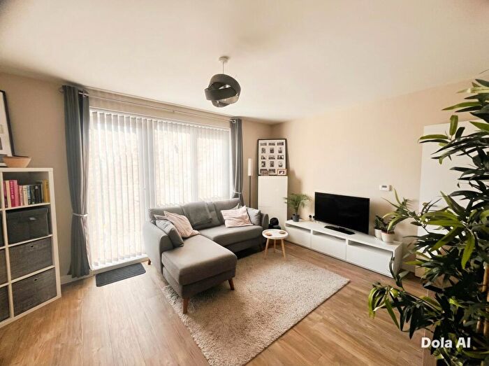 1 Bedroom Apartment For Sale In Flat, Thistle House, Romford, RM3