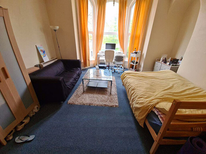 1 Bedroom House To Rent In Moorland Road, Leeds, LS6