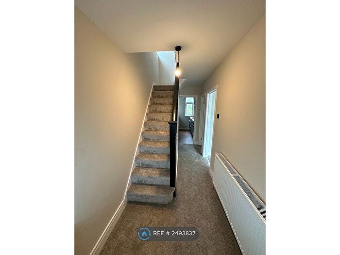 3 Bedroom Semi-Detached House To Rent In Crawley Green Road, Luton, LU2
