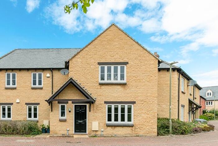 2 Bedroom Apartment To Rent In Lewisfield Way Woodstock, OX20