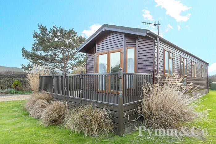 2 Bedroom Lodge For Sale In Cromer Road, West Runton, NR27