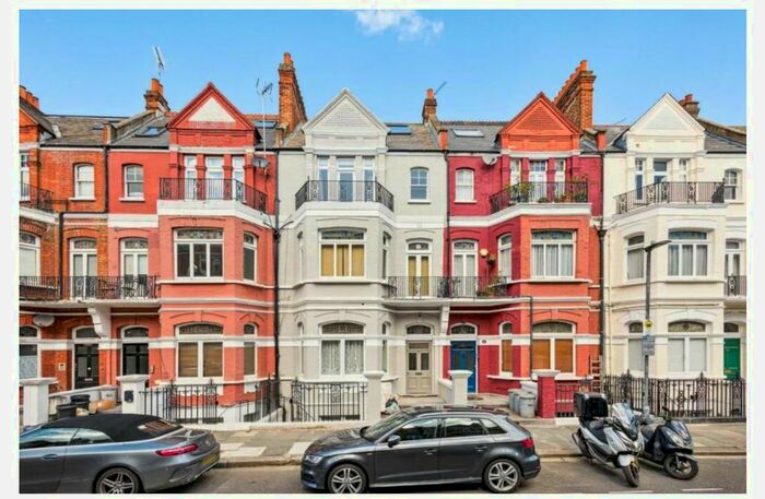 1 Bedroom Flat To Rent In Castletown Rd, Castletown Rd, London, W14