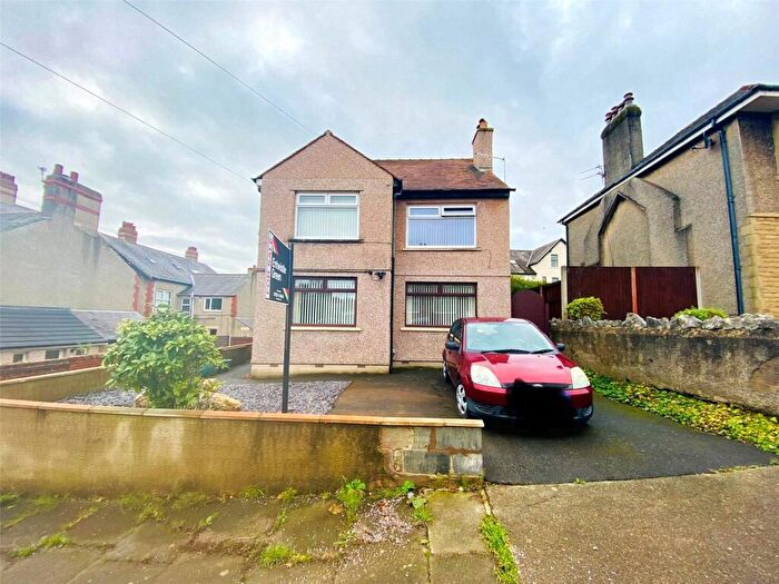2 Bedroom Flat For Sale In Ferncliffe Drive, Heysham, Morecambe, Lancashire, LA3