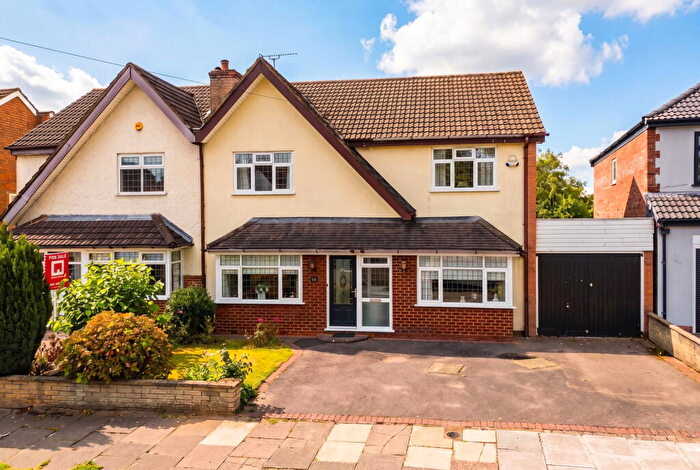 4 Bedroom Semi-Detached House For Sale In Primrose Lane, Hall Green, B28