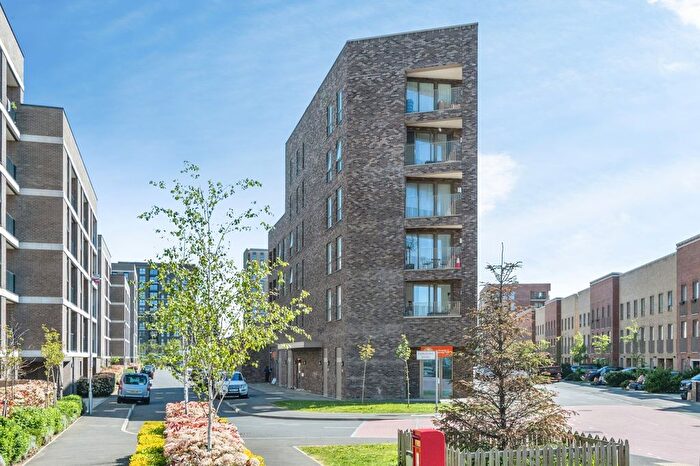 2 Bedroom Flat For Sale In Fairmont Road, Rainham, RM13