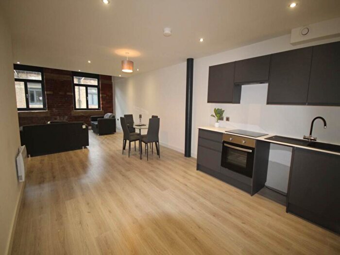 2 Bedroom House To Rent In Conditioning House, Cape Street, BD1