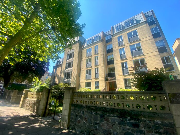 2 Bedroom Apartment To Rent In Grosvenor Court, BS6