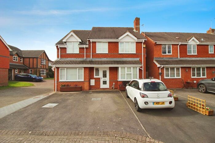4 Bedroom Detached House To Rent In Chatsworth Road, Swindon, SN25