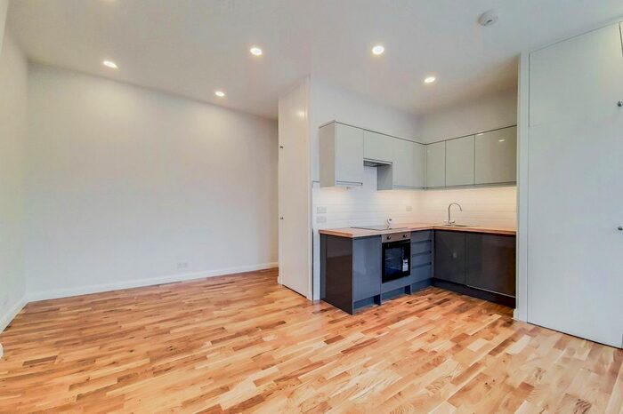 1 Bedroom Studio To Rent In St. Charles Square, London, W10