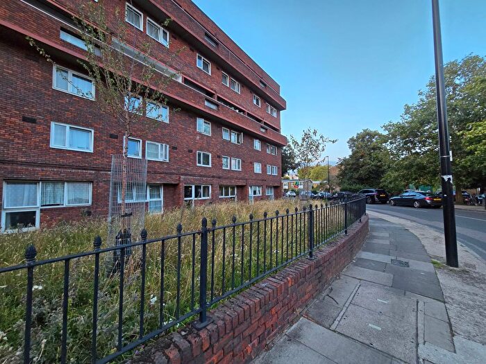 4 Bedroom Flat To Rent In Rhodeswell Road, London, E14