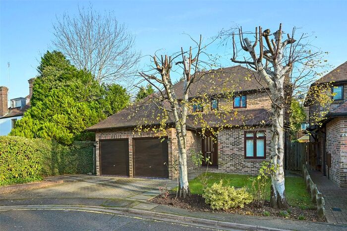 4 Bedroom Detached House To Rent In Pines Close, Northwood, Middlesex HA6