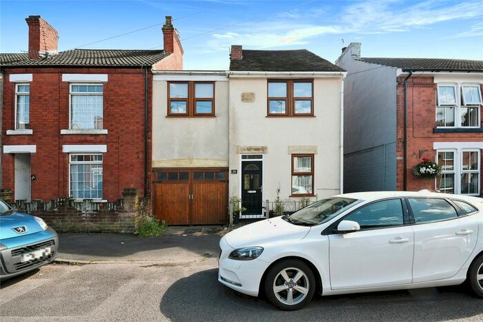 4 Bedroom Link Detached House To Rent In Gladstone Street, Kirkby-In-Ashfield, Nottingham, Nottinghamshire, NG17