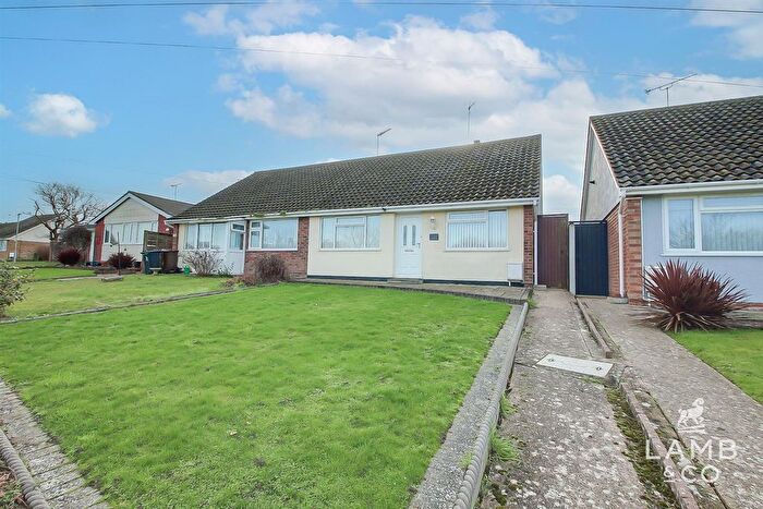 2 Bedroom Semi-Detached Bungalow For Sale In Fleetwood Avenue, Holland-On-Sea, CO15