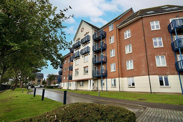 2 Bedroom Flat For Sale In Corscombe Close, Weymouth, DT4