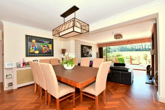 4 Bedroom Detached House For Sale In Wellington Hill, High Beach, Essex, IG10