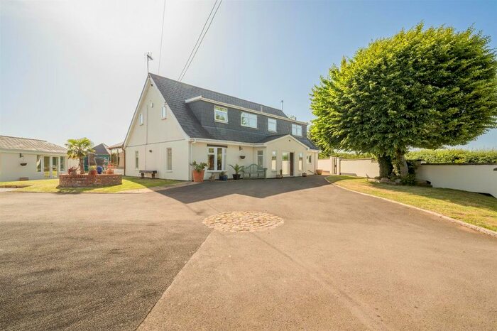 5 Bedroom Detached House For Sale In The Beeches, Feiashill Road, Trysull, WV5