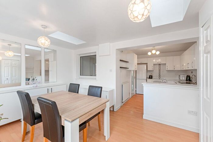 3 Bedroom Terraced House For Sale In Preston Road, Linlithgow, EH49