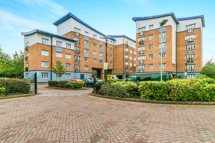 2 Bedroom Apartment To Rent In Luscinia View, Reading, RG1