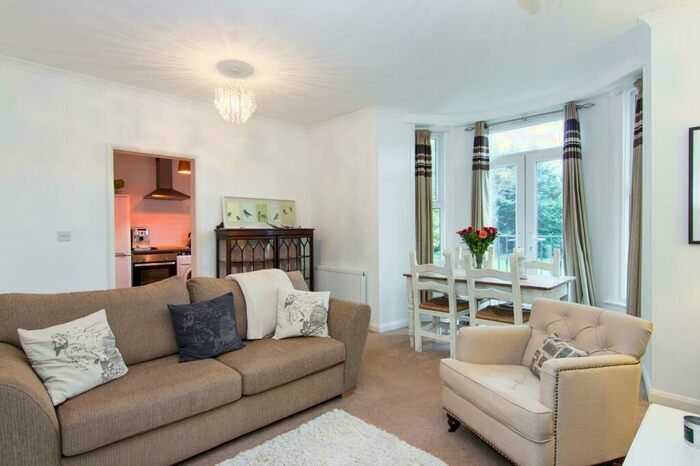 1 Bedroom Apartment To Rent In Flat St Marks Hill, Surbiton, KT6