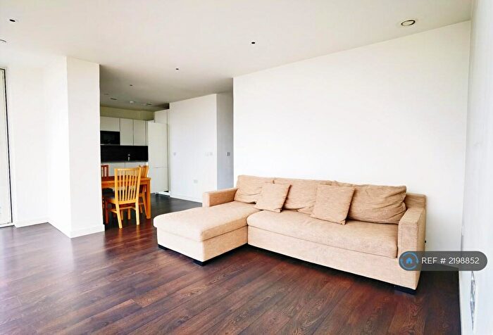 1 Bedroom Flat To Rent In Skyline Apartments, London, N4