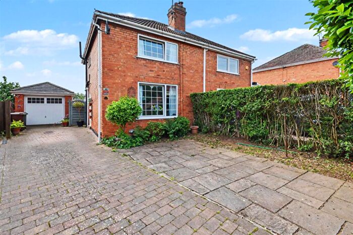 3 Bedroom Semi-Detached House For Sale In Bessemer Grove, Corby, NN18