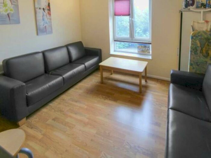 1 Bedroom Flat To Rent In Gwennyth House, Flat, Room, Cathays, Cardiff, CF24