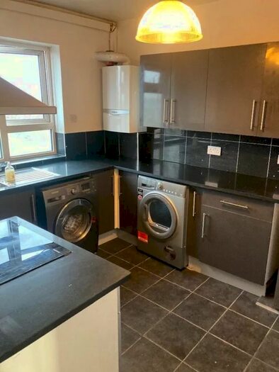 3 Bedroom Flat To Rent In Sheen Rd, Richmond, TW9
