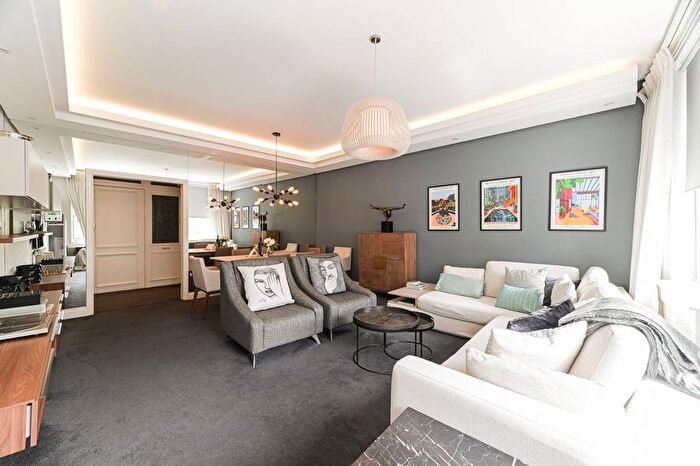 2 Bedroom Flat To Rent In Old Brompton Road, South Kensington, London, SW7