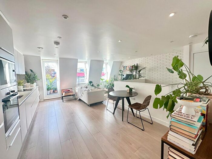 1 Bedroom Apartment To Rent In Britton Street, London, EC1M