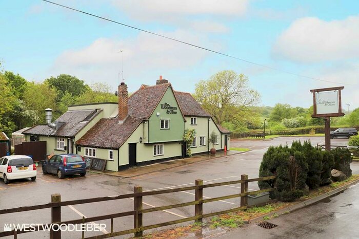 3 Bedroom Apartment To Rent In Wormley West End, Herts, EN10