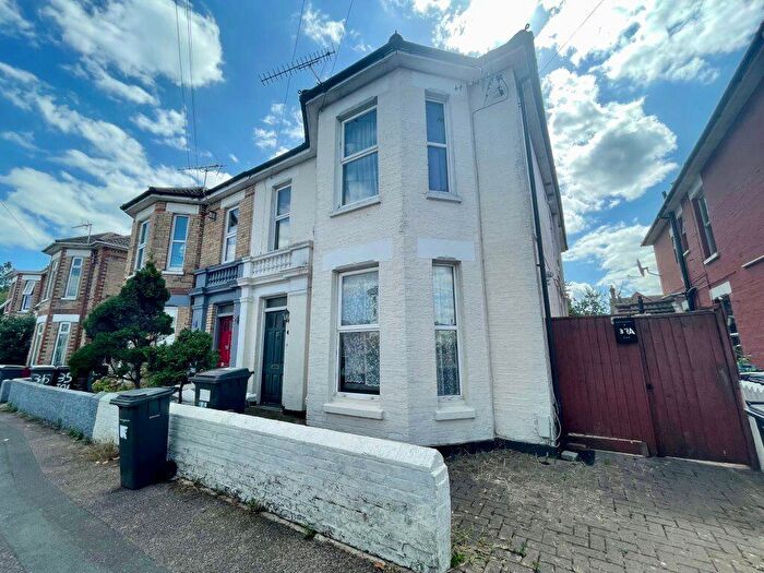 3 Bedroom Flat To Rent In - Student Three Bedroom, Charminster, P01