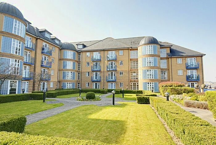 2 Bedroom Flat To Rent In Newland Gardens, Hertford, SG13