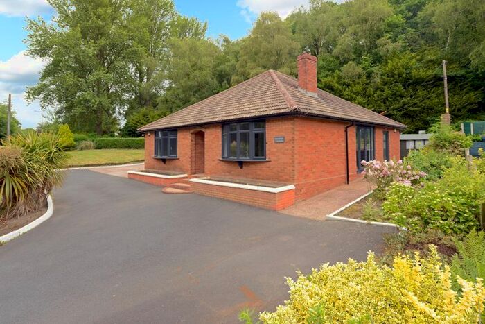 3 Bedroom Bungalow To Rent In Southall Road, Dawley, Telford, TF4