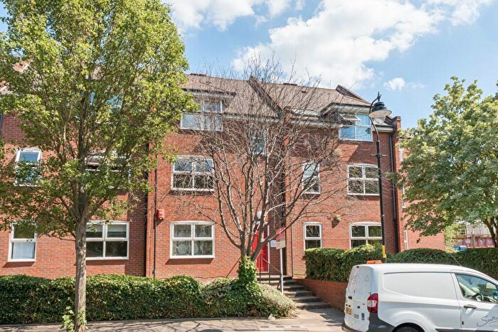 1 Bedroom Flat For Sale In McDowall Road, Camberwell, London, SE5