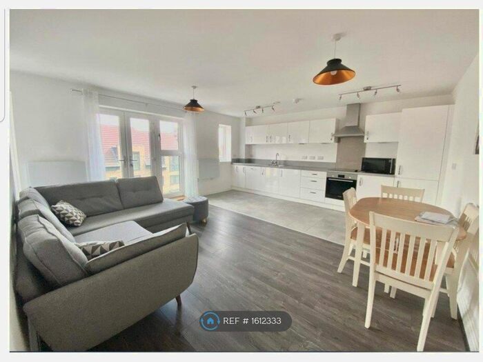 2 Bedroom Flat To Rent In Somerdale House, Birmingham, B31