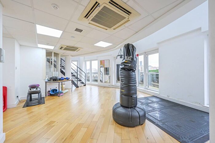 1 Bedroom Flat For Sale In New Atlas Wharf, Docklands, London, E14