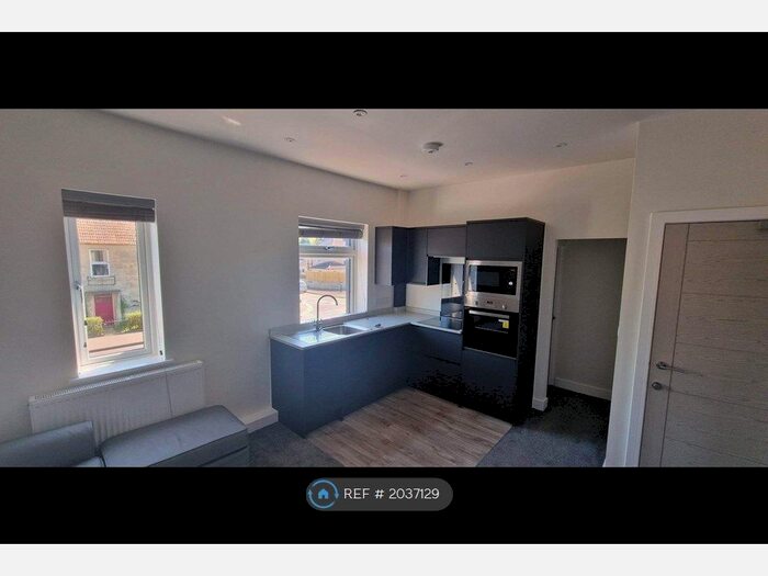1 Bedroom Flat To Rent In Wellsway, Bath, BA2