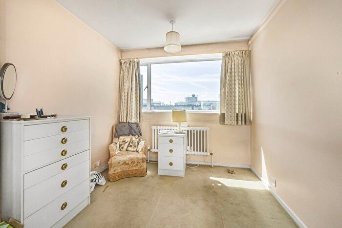 2 Bedroom Flat For Sale In Chippendale House, London, SW1V