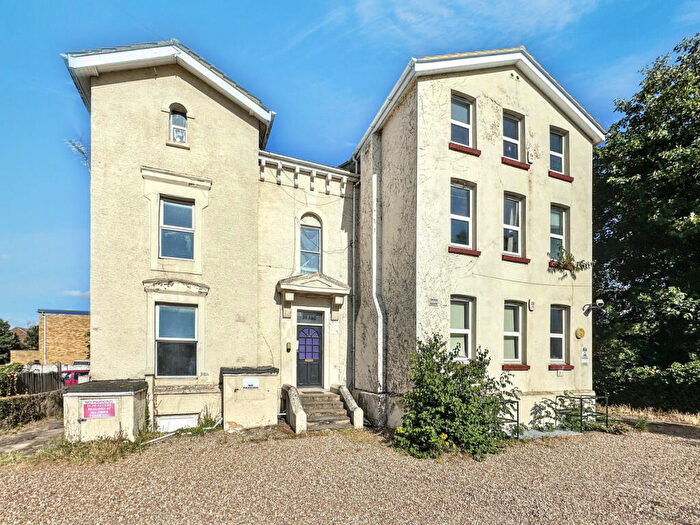 1 Bedroom Flat For Sale In London Road, Greenhithe, DA9