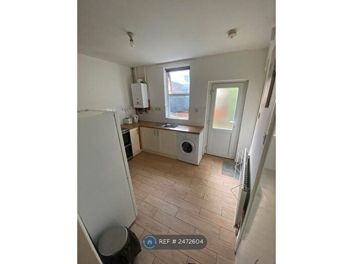 2 Bedroom End Of Terrace House To Rent In Nottingham, Nottingham, NG7