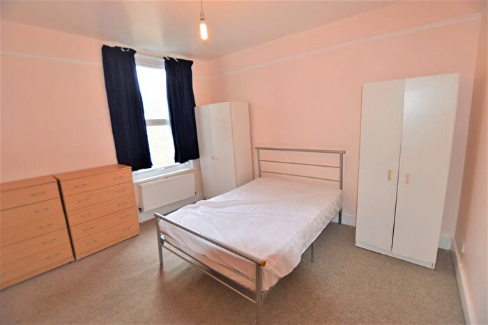 1 Bedroom Flat To Rent In Duckett Road, N4