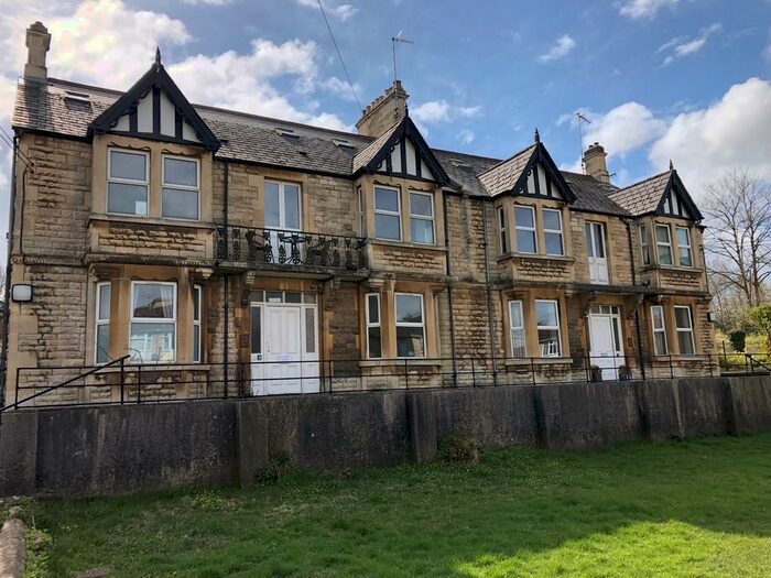 1 Bedroom Flat To Rent In Stokes Road, Corsham, SN13
