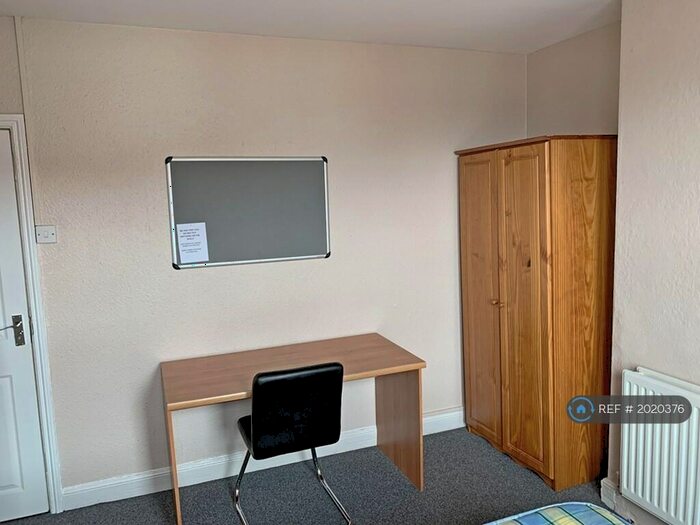 4 Bedroom Maisonette To Rent In Gloucester Road, Bristol, BS7