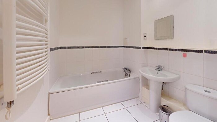 2 Bedroom Apartment To Rent In Catalpa Court, Hither Green Lane, London, SE13